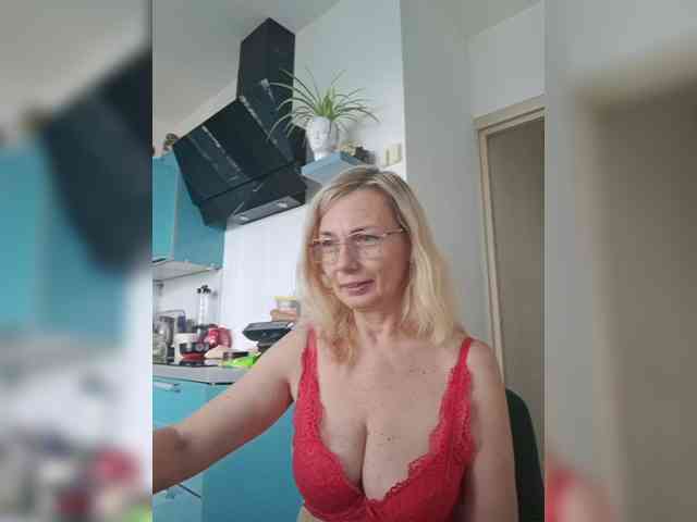 ShiningMILF webcam