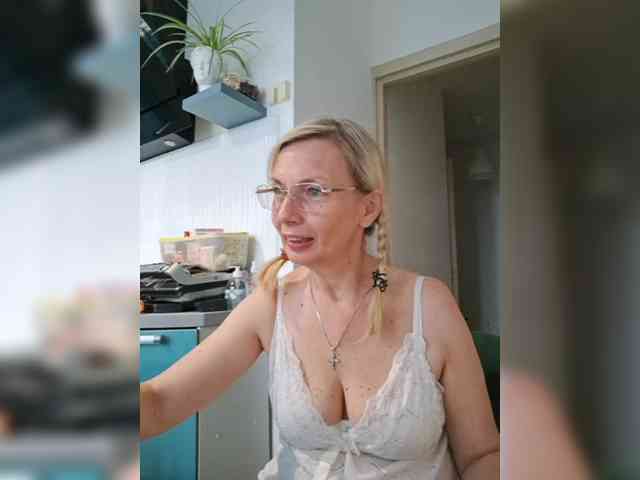 ShiningMILF webcam