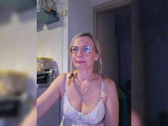 ShiningMILF webcam