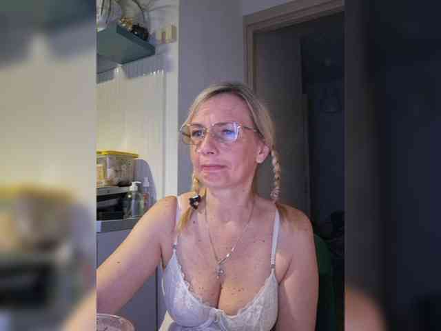 ShiningMILF webcam