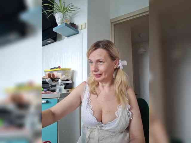 ShiningMILF Sex Cam Show