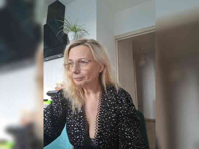 ShiningMILF webcam