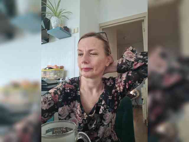 ShiningMILF webcam