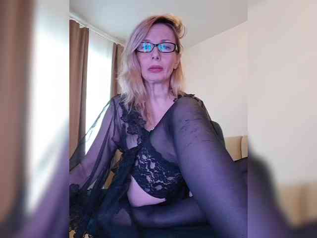 ShiningMILF webcam