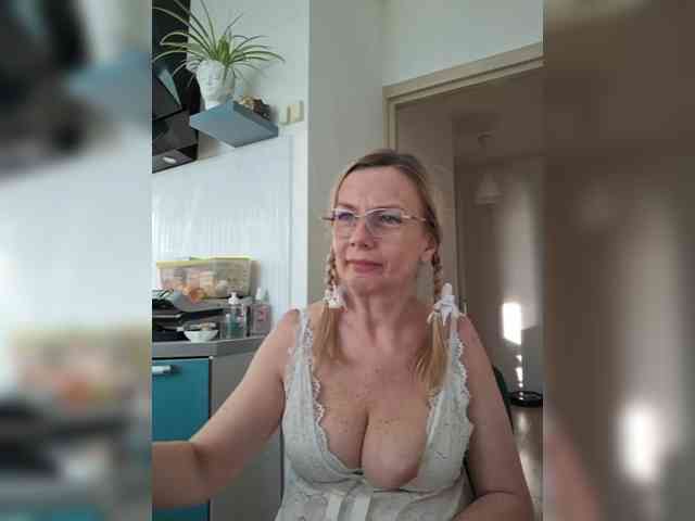 ShiningMILF webcam