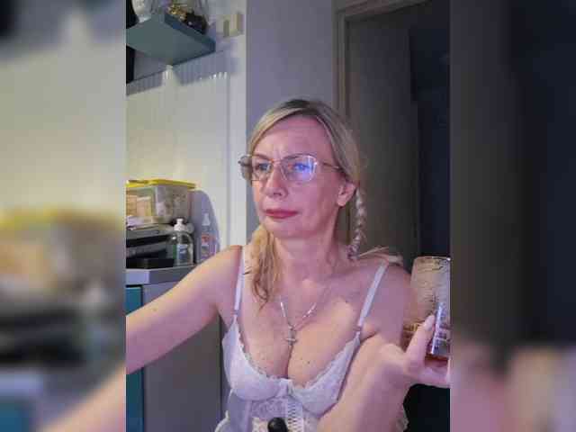 ShiningMILF webcam