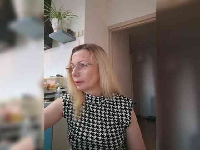 ShiningMILF webcam