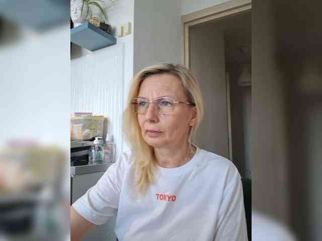 ShiningMILF webcam