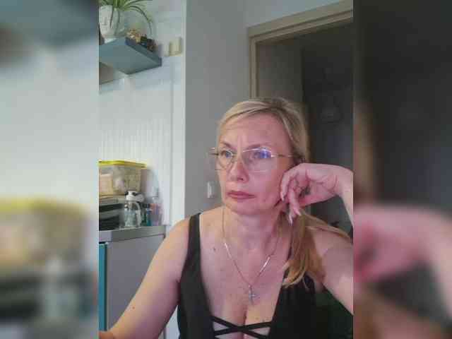 ShiningMILF webcam