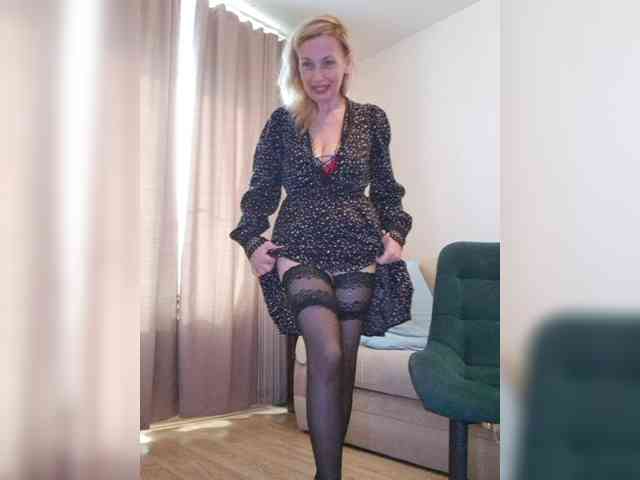 Модель: ShiningMILF