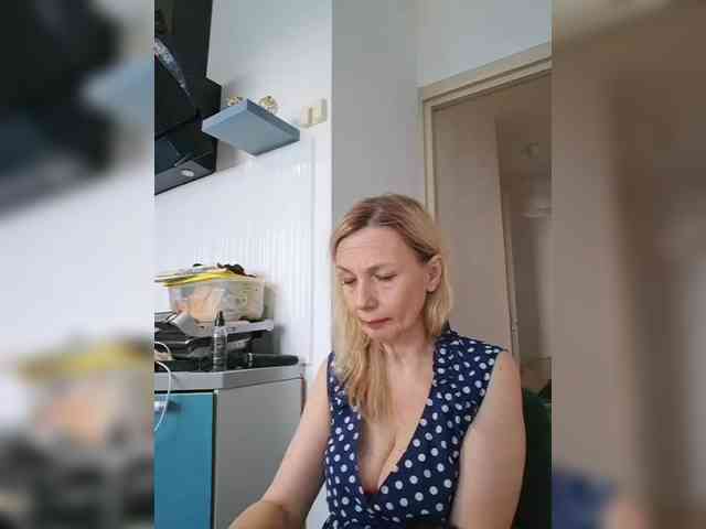 ShiningMILF webcam