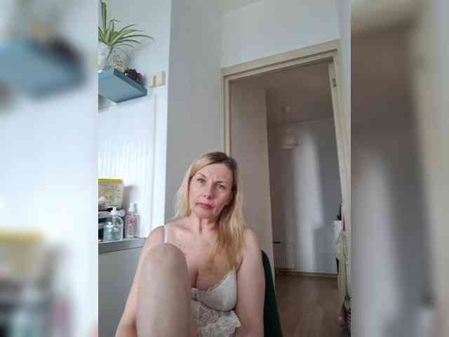 ShiningMILF Sex Cam Show