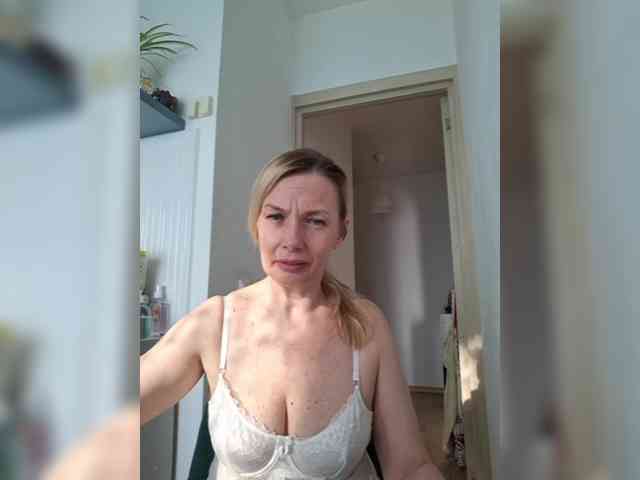 ShiningMILF Sex Cam Show