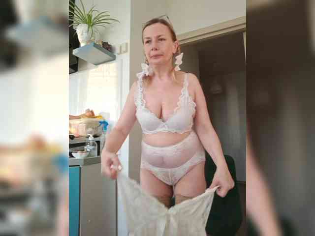 ShiningMILF Sex Cam Show