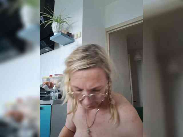 ShiningMILF webcam