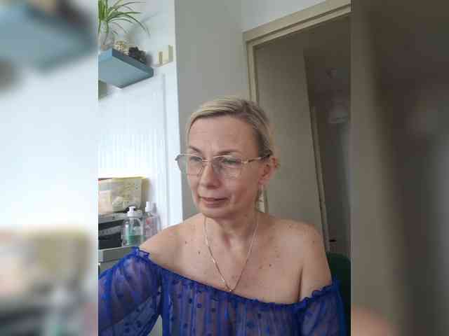 ShiningMILF webcam