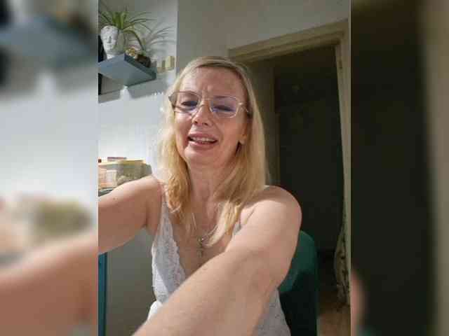 ShiningMILF webcam