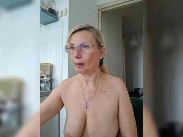 ShiningMILF webcam