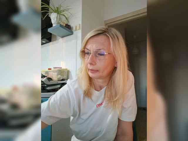 ShiningMILF webcam
