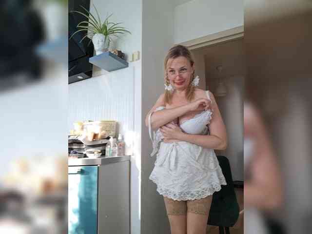 ShiningMILF webcam