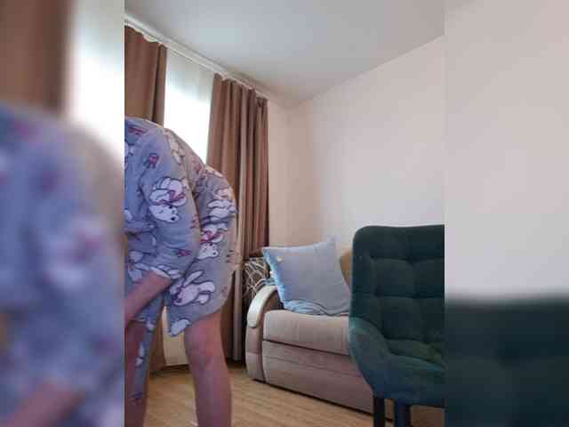 Модель: ShiningMILF