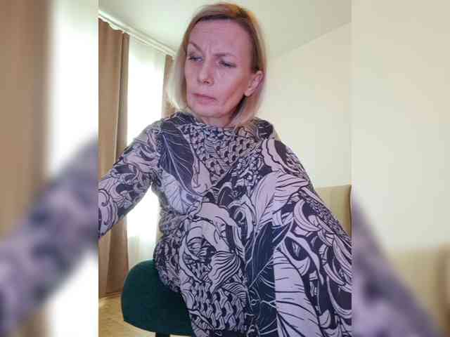 ShiningMILF webcam