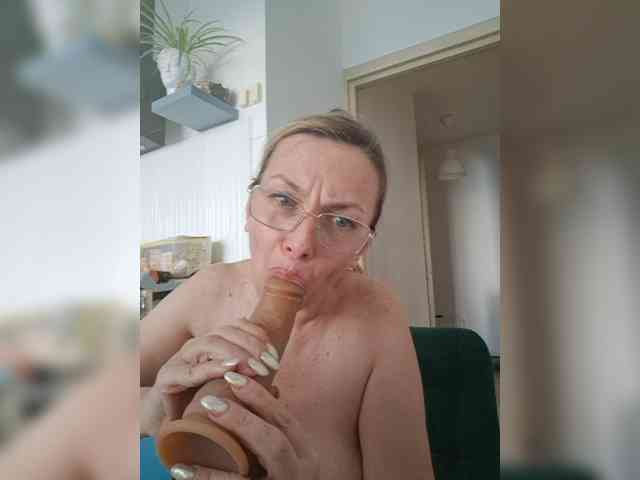 ShiningMILF Sex Cam Show