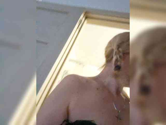 ShiningMILF webcam
