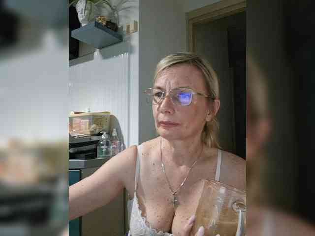ShiningMILF webcam