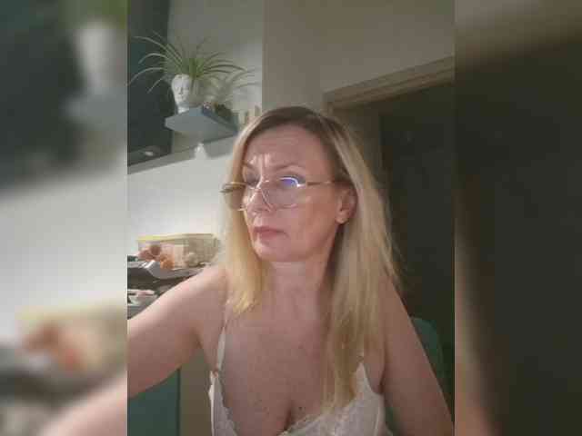 ShiningMILF Sex Cam Show