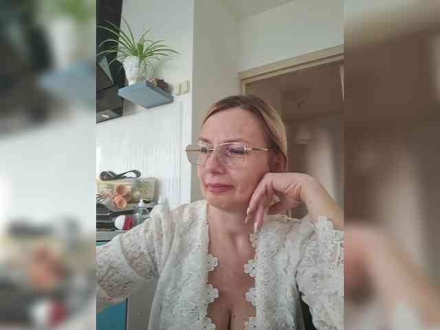 ShiningMILF webcam