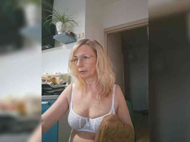 ShiningMILF webcam