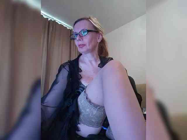 ShiningMILF webcam