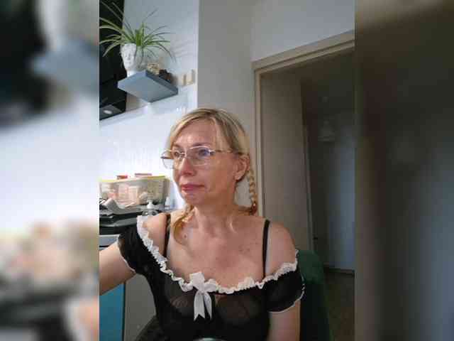 ShiningMILF webcam