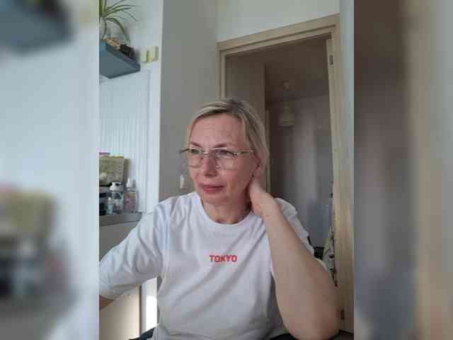 ShiningMILF webcam