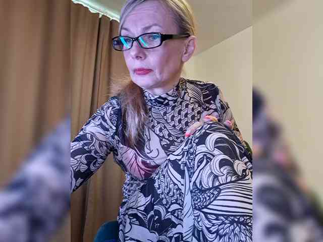 ShiningMILF webcam