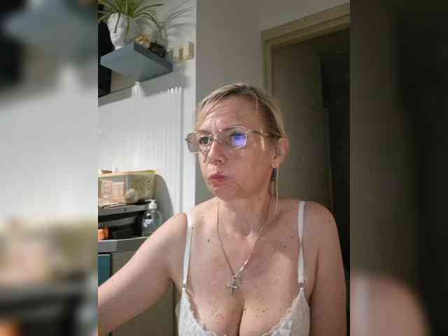 ShiningMILF webcam