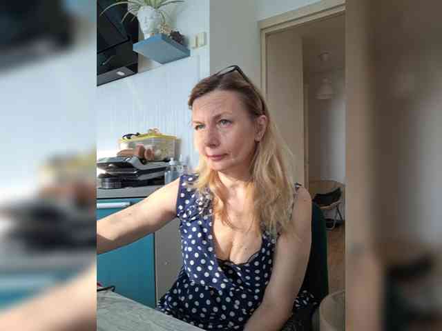 ShiningMILF webcam