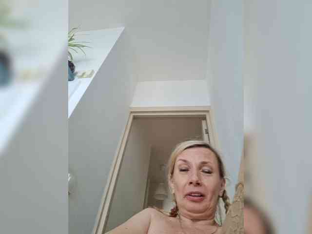 ShiningMILF webcam