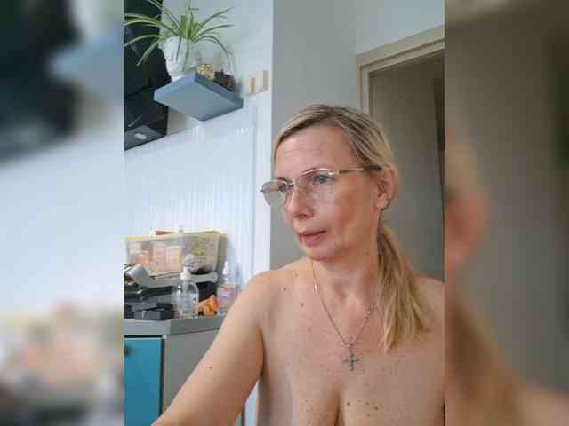 ShiningMILF webcam
