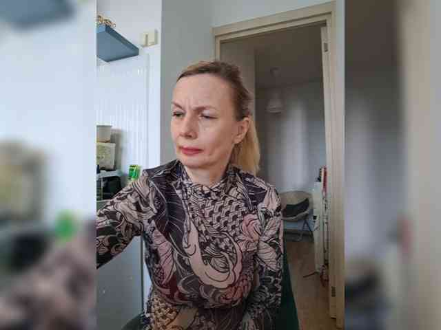 Модель: ShiningMILF