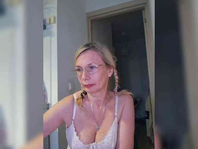 ShiningMILF webcam