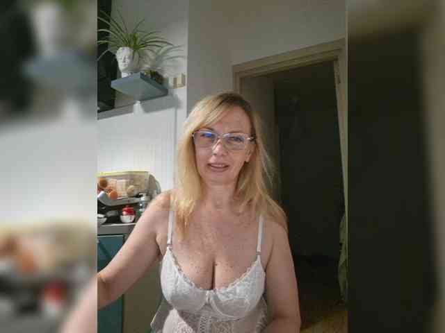 ShiningMILF Sex Cam Show