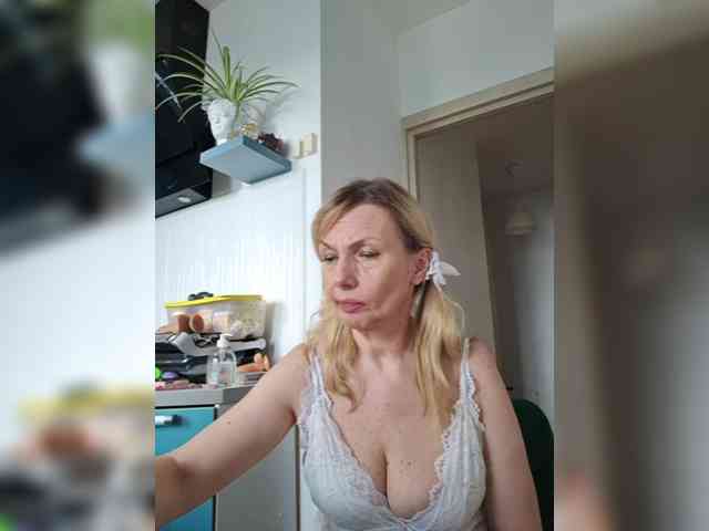Модель: ShiningMILF
