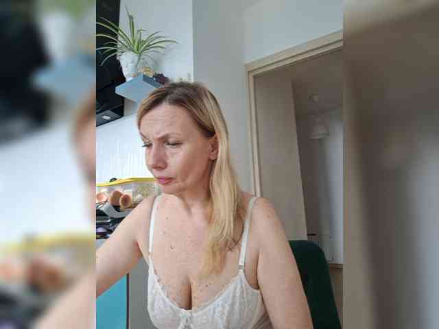 ShiningMILF Sex Cam Show