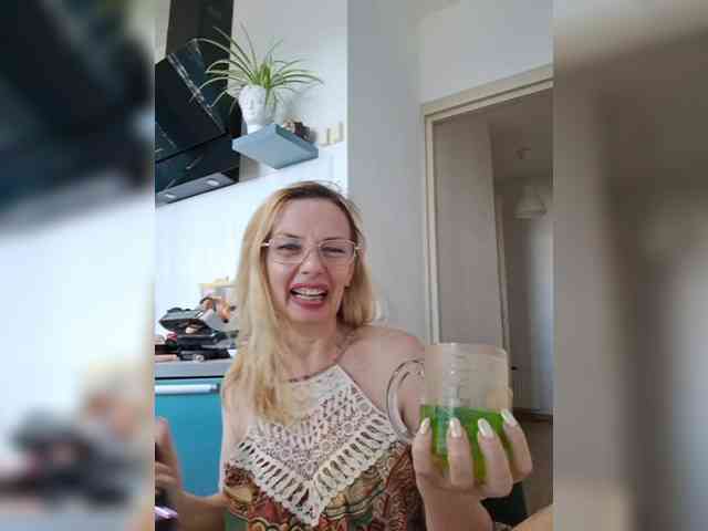 ShiningMILF webcam