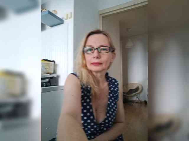 ShiningMILF webcam