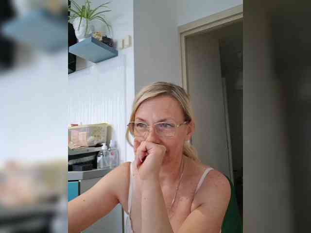 ShiningMILF webcam