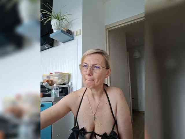 ShiningMILF webcam