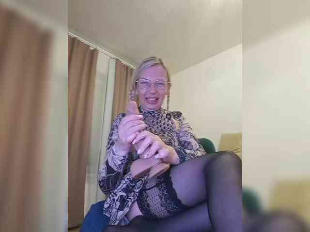 ShiningMILF webcam